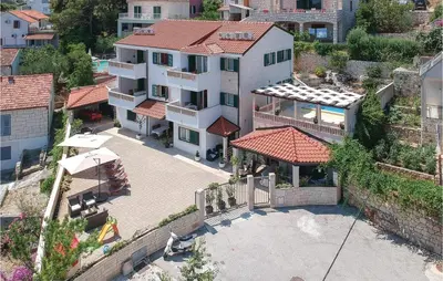 Zgrada u kojoj se nalazi vikendica