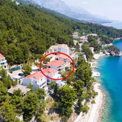 Apartments by the sea Brela