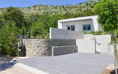 Pogled na planine ili pogled na planine iz vikendica