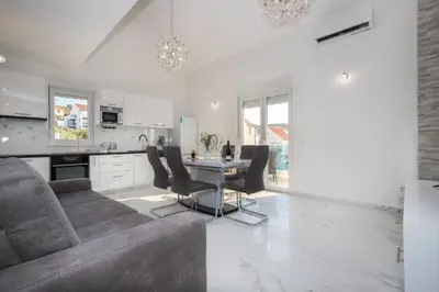 Kuhinja ili čajna kuhinja u objektu Apartments Jakov