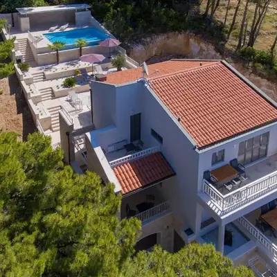 Apartments with swimming pool Brela