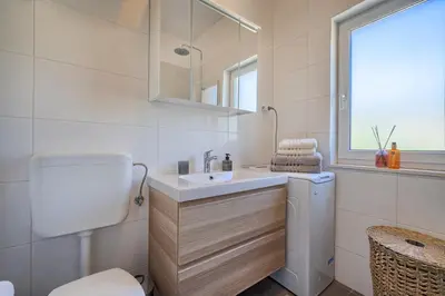 Kupaonica u objektu RELAX apartment Split area with private jacuzzi on terrace with mountain view