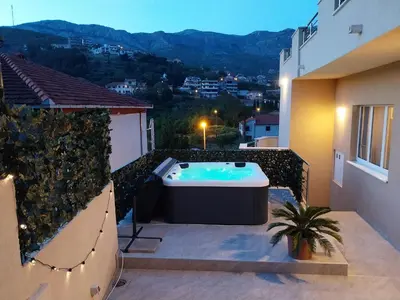 Pogled na planine ili pogled na planine iz apartmana
