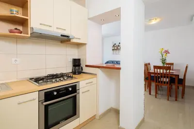 Kuhinja ili čajna kuhinja u objektu Pavao Apartments