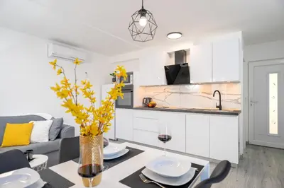 Kuhinja ili čajna kuhinja u objektu New and modern apartment Franičević