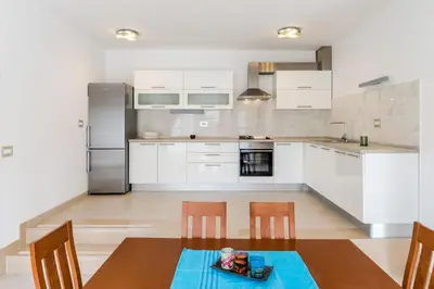 Kuhinja ili čajna kuhinja u objektu Bijaka Villas&apartments