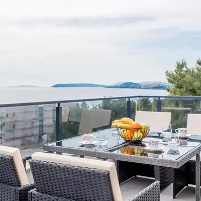 Lion's Beach Starlight Apartment