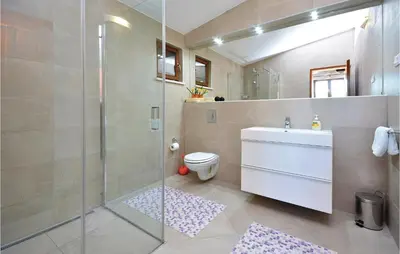 Kupaonica u objektu 2 Bedroom Nice Home In Stari Grad