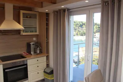 Kuhinja ili čajna kuhinja u objektu Apartments Mara