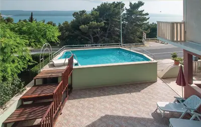 Bazen u objektu Apartment Lokva Rogoznica Ruskamen Iv ili u blizini