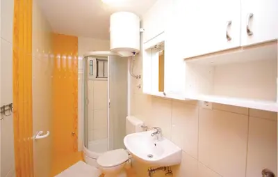 Kupaonica u objektu Nice Apartment In Makarska
