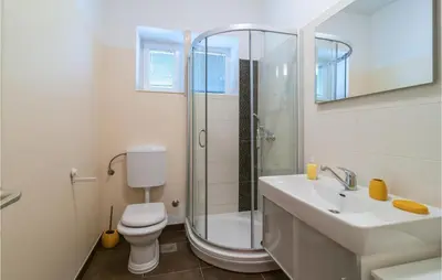 Kupaonica u objektu Amazing Apartment In Sutivan With Wifi