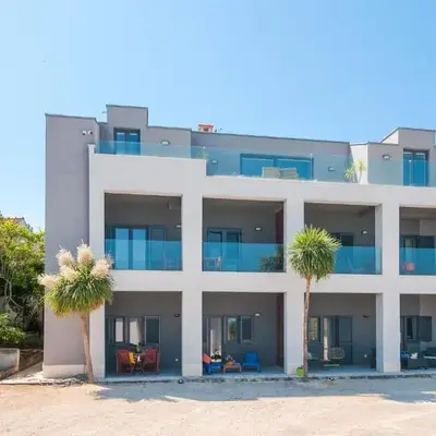Amazing Apartment In Sutivan With Wifi