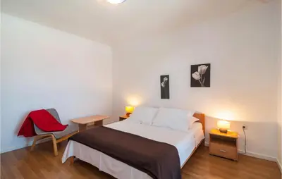 Krevet ili kreveti u jedinici u objektu Beautiful Apartment In Sutivan With Wifi
