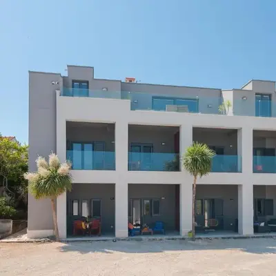 Beautiful Apartment In Sutivan With Wifi