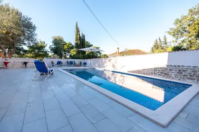 Bazen u objektu Amazing house W pool and big sunny terrace close to sea & beach ili u blizini