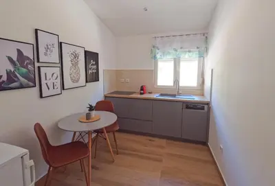 Kuhinja ili čajna kuhinja u objektu Sea and mountain view apartments