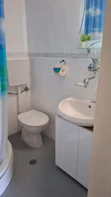Kupaonica u objektu Studio apartmani Lea i Lovro