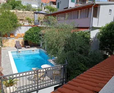 Bazen u objektu Villa Vlade- from the heated pool to the beach in 1 minute ili u blizini