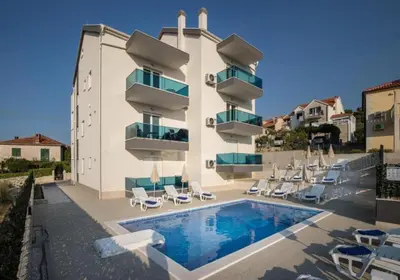 Bazen u objektu Apartments Ivan ili u blizini