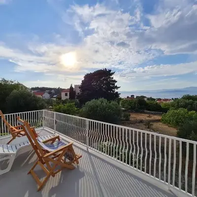 Garden house Sutivan