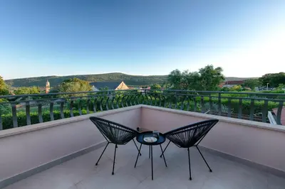 Pogled na planine ili pogled na planine iz vila