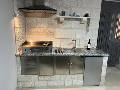 Kuhinja ili čajna kuhinja u objektu Apartment CasArosa - Free Private Parking