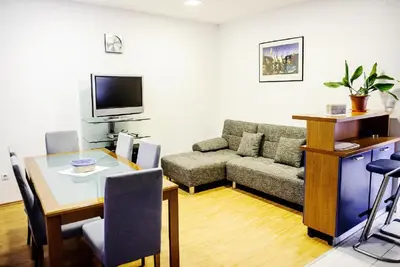 TV i/ili zabavni centar u objektu Apartments Slava Petricevic