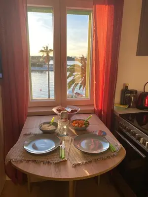 Hrana u apartmanu ili u blizini