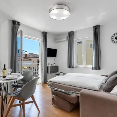 Near The Beach Luxury Apt Matteo