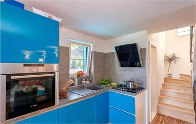 Kuhinja ili čajna kuhinja u objektu 3 Bedroom Cozy Home In Gromin Dolac