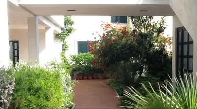 Vrt u objektu Luxurious Four Bedroom Beach Penthouse