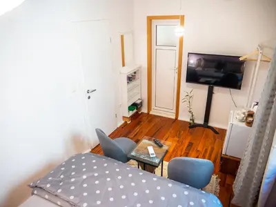 TV i/ili zabavni centar u objektu ~Melody Room ~ with Breezy & Silent Ambience