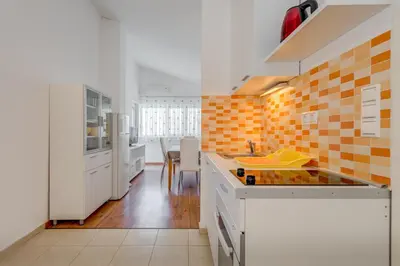 Kuhinja ili čajna kuhinja u objektu Pikolo Apartments Omiš