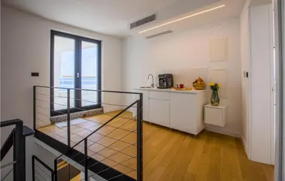 Kuhinja ili čajna kuhinja u objektu Luxurious Home In Brela