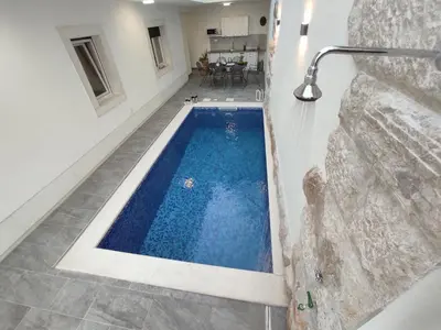 Bazen u objektu Apartment Valentina - private pool,200m from beach ili u blizini