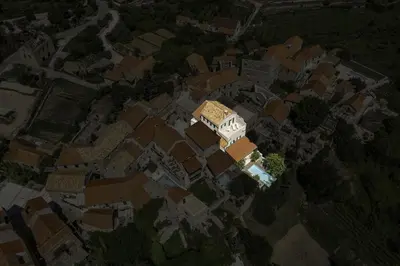 Ptičja perspektiva objekta Dvor Pitve Villas