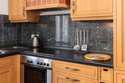 Kuhinja ili čajna kuhinja u objektu Apartments Morena