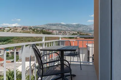 Pogled na planine ili pogled na planine iz apartmana