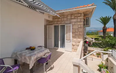 Balkon ili terasa u objektu 2 Bedroom Beautiful Apartment In Supetar