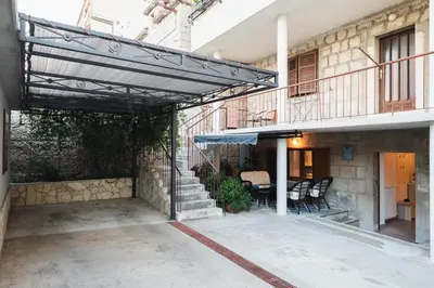 Zgrada u kojoj se nalazi apartman