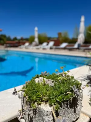 Bazen u objektu Apartment with swimming pool ili u blizini
