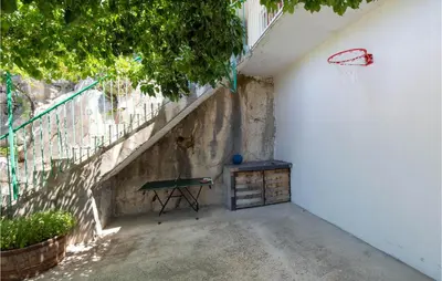 Popločani dio dvorišta ili vanjski dio objekta Beautiful Home In Kostanje With Wifi