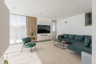 TV i/ili zabavni centar u objektu Luxury Villa RoMa 1 ,with heated saltwater pool, parking, high speed Internet, BBQ,