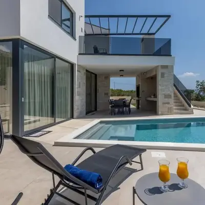 Luxury Villa RoMa 1