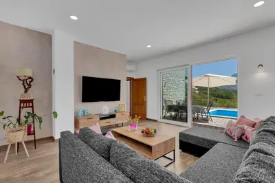 Bazen u objektu Charming holiday home Dolac in rural area with pool ili u blizini