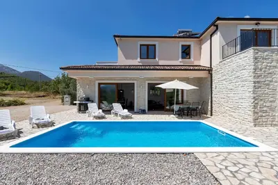 Bazen u objektu Charming holiday home Dolac in rural area with pool ili u blizini