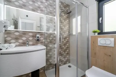 Kupaonica u objektu Villa Neda Heated Pool, Hot-tub, Sauna, 3 bedrooms