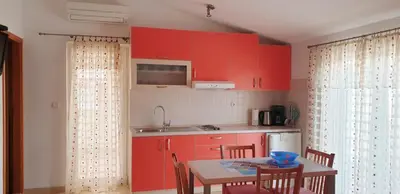 Kuhinja ili čajna kuhinja u objektu Red Sunset