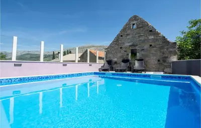 Bazen u objektu Cozy Home In Srinjine ili u blizini